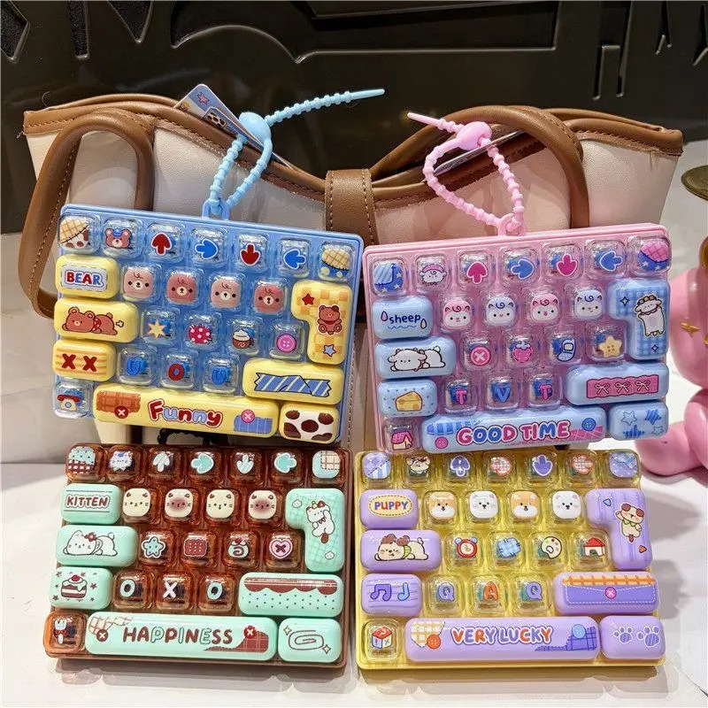 Cosplay Fire Prop - Bonbonfarbener Tastenkappen-Schlüsselanhänger: Niedlicher Cartoon 26-Tasten-Aecompression-Tastatur-Spielzeug-Schlüsselanhänger, Fidget-Tastenkappen-Clicker,